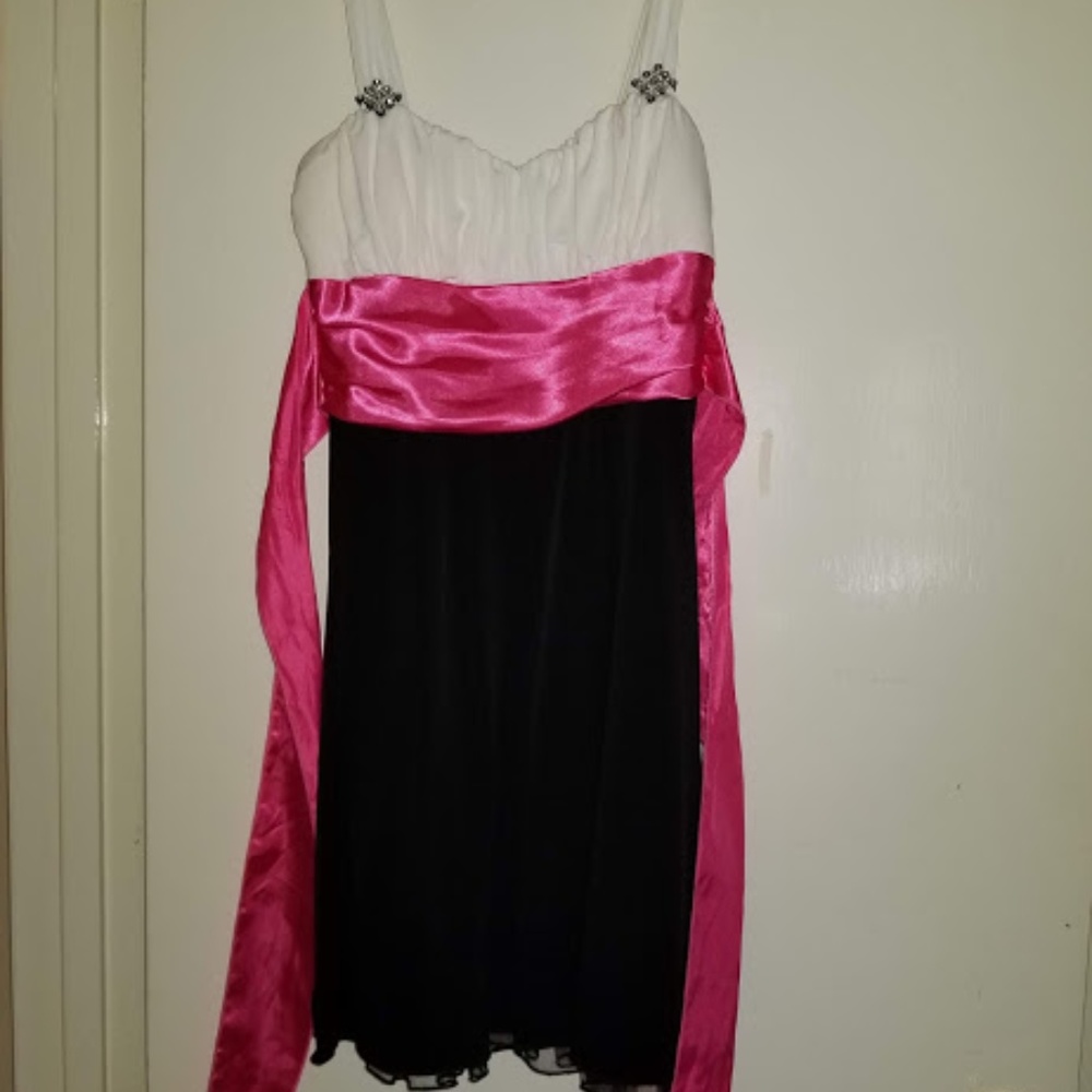 Black & White Mini Evening Dress w/Satin Pink Sash